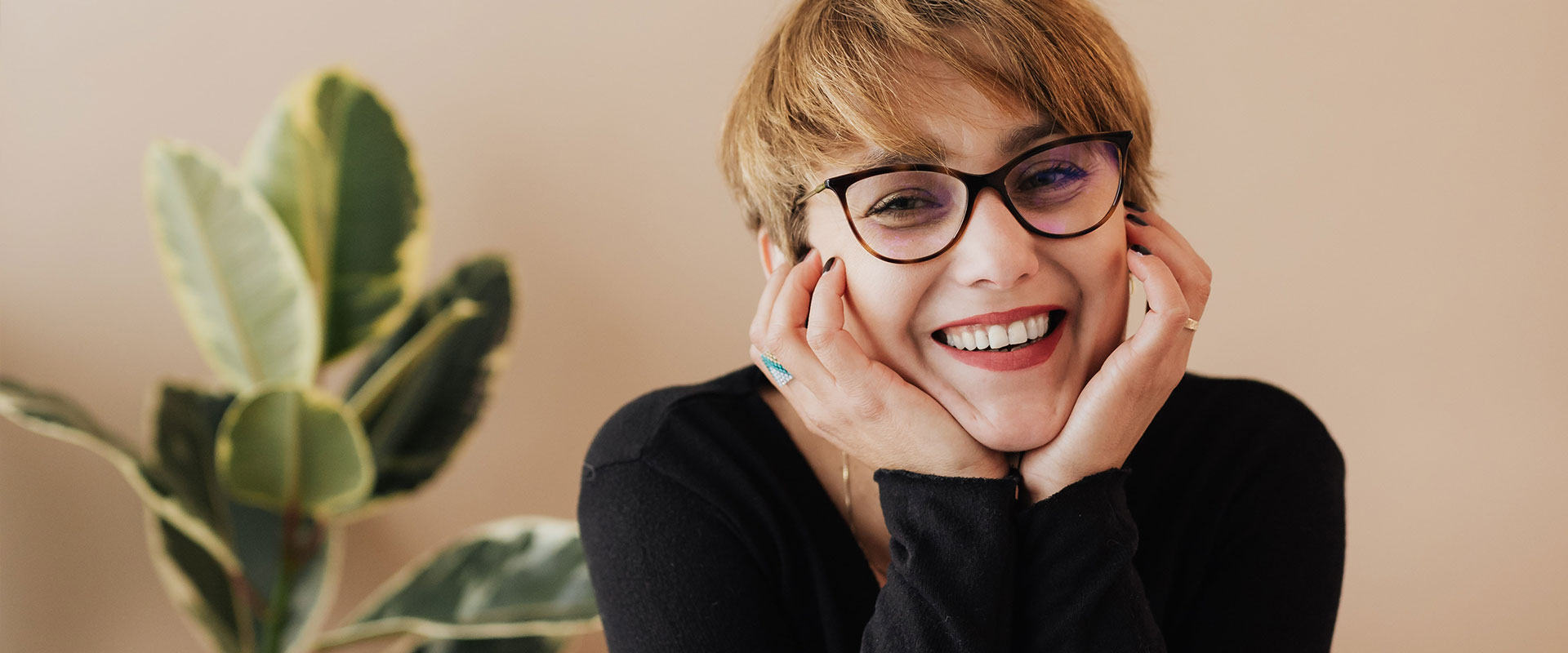 Woman smiling hero-9
